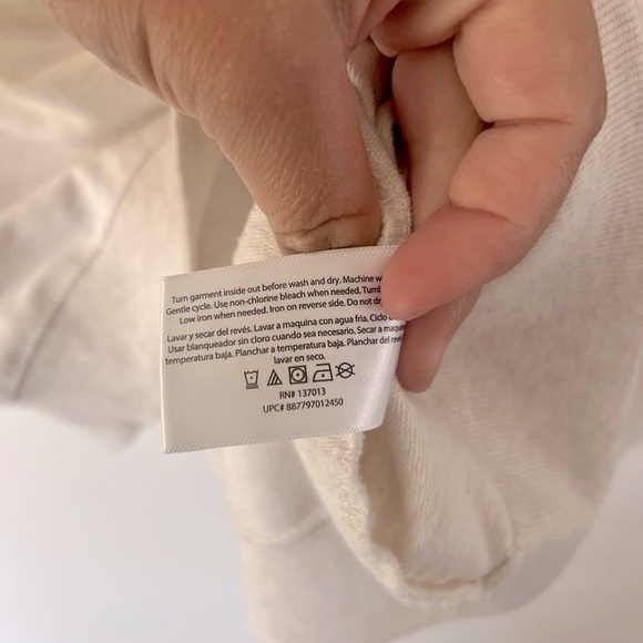 Wildfox Leopard Print Lips Graphic Cream Oversized Crewneck Pullover Sweatshirt - Picture 10 of 10